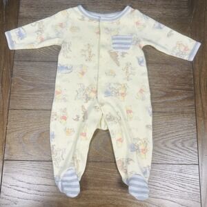 Disney Baby Newborn Size 5.5-7.5 Lbs Pooh And Friends Sleep And Play One Piece